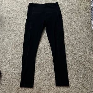 black leggings with pockets